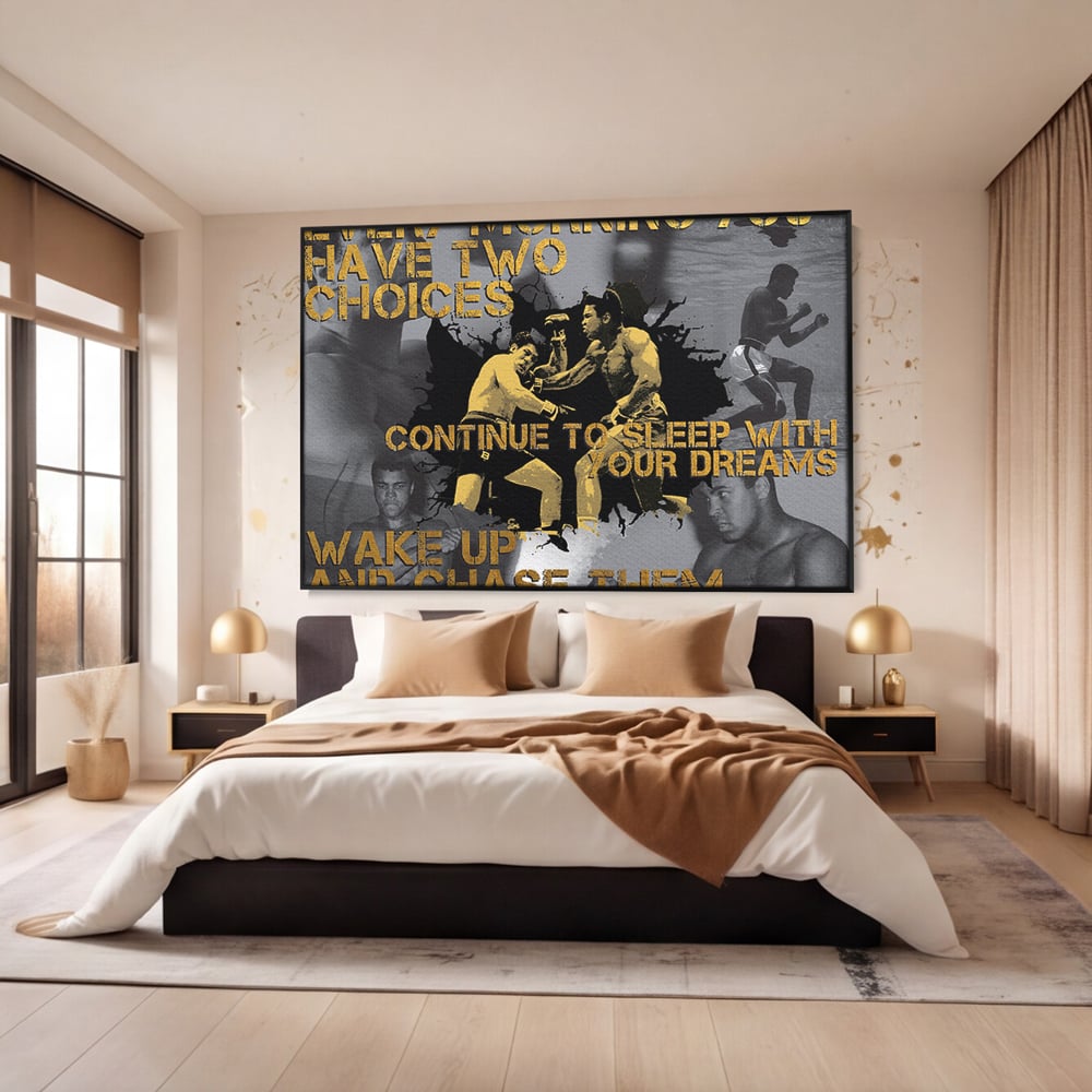Tablou canvas cu tablou canvas motivational cu muhammad ali, in rama de aluminiu negru, pe perete intr-un dormitor